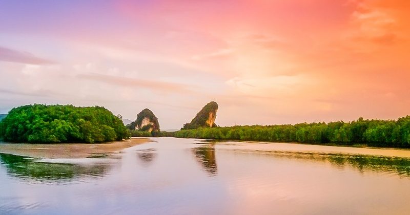 เขาขนาบน้ำ